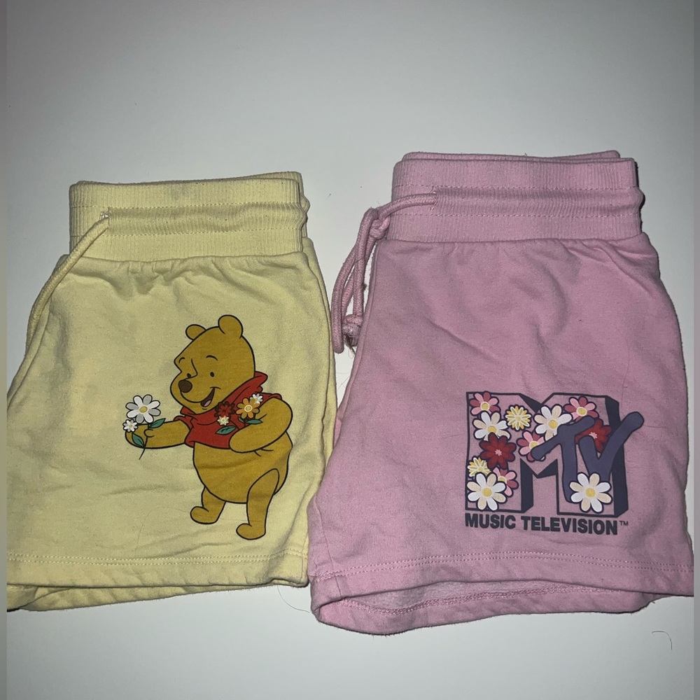 2 pairs of juniors sweat shorts size xs